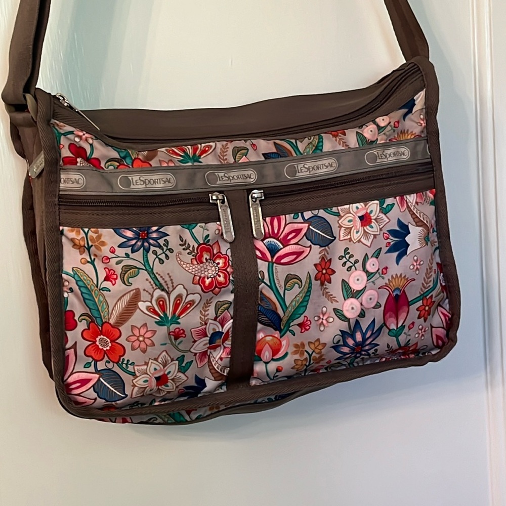 CLOSING STOREFRONT!! Vintage LeSportsac Taupe Floral Deluxe Everyday Bag EUC